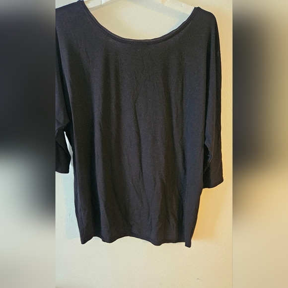 White House Black Market Oversized Black Cuffed Sleeve Tee - Picture 4 of 4